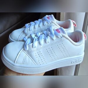 SZ 10.5 Toddler Girl's ADIDAS ADVANTAGE BASE 2 White Leather Casual Shoes